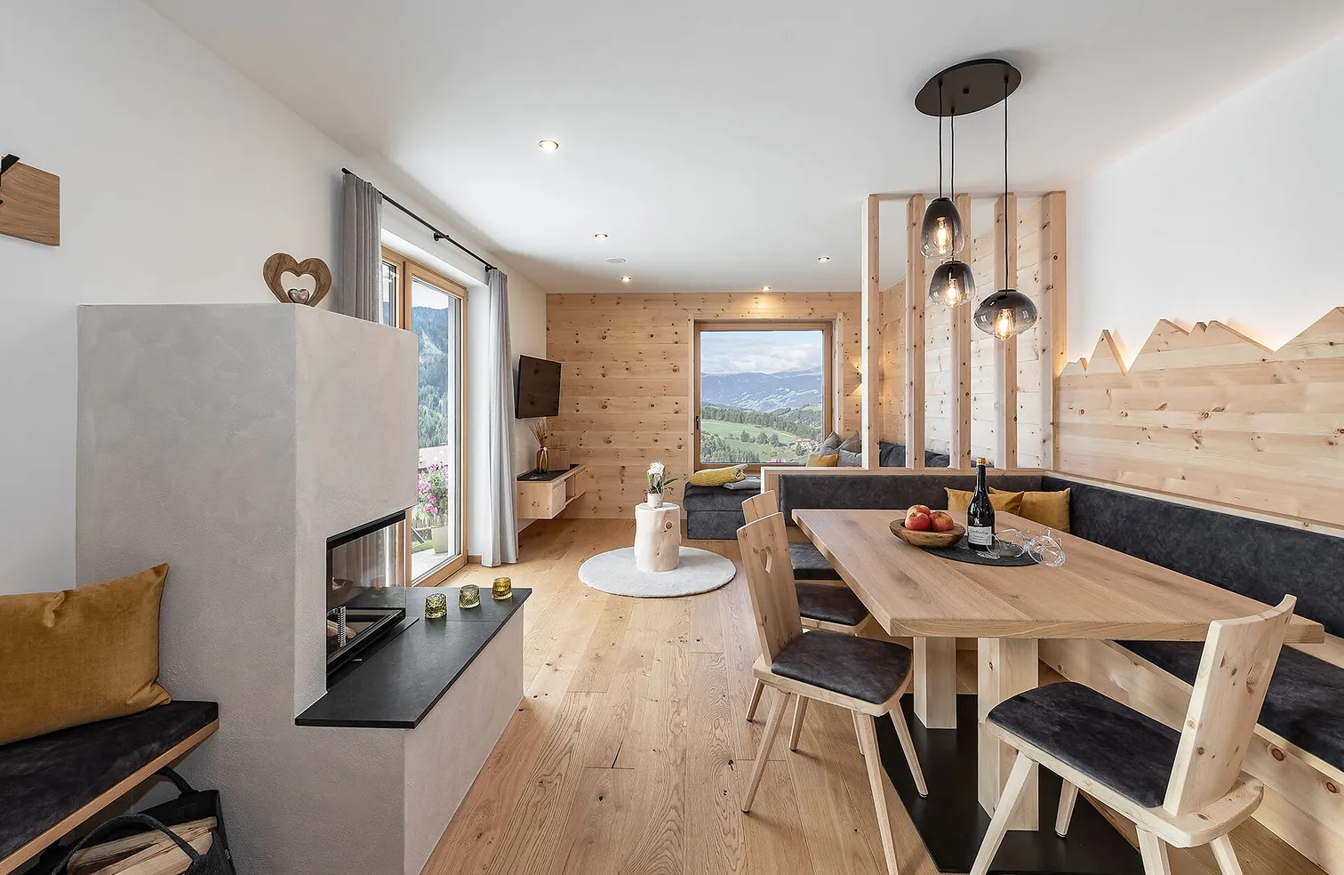 Gemütliche Ferienwohnung in Villnöß mit modernem alpinem Interieur und Blick auf die Geislerspitzen
