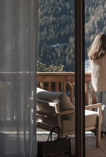 Sonnwies Lifestyle-Hotel Lüsen mit exklusiver Wellnesslandschaft und Panoramablick auf den Peitlerkofel