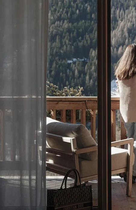 Sonnwies Lifestyle-Hotel Lüsen mit exklusiver Wellnesslandschaft und Panoramablick auf den Peitlerkofel